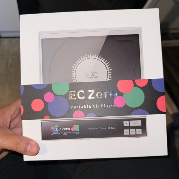 EC Zero Black Portable CD Player by Shanling